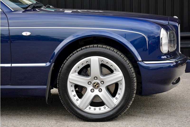 Bentley Arnage 4.4 V8 Arnage 4.4 V8 V8 4.4 4dr Saloon Automatic Petrol Image 9