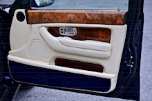 Bentley Arnage 4.4 V8 Arnage 4.4 V8 V8 4.4 4dr Saloon Automatic Petrol - Thumb 29