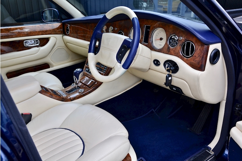 Bentley Arnage 4.4 V8 Arnage 4.4 V8 V8 4.4 4dr Saloon Automatic Petrol Image 5