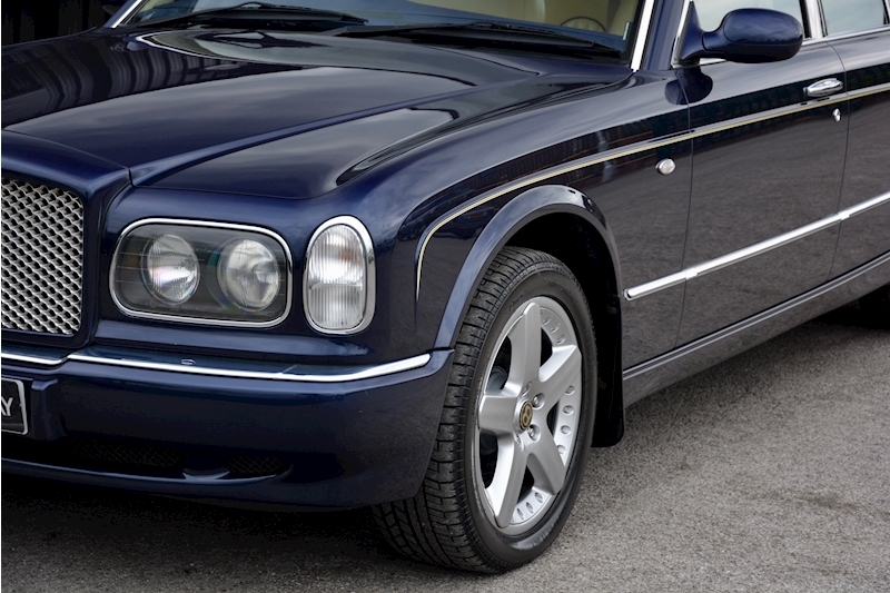 Bentley Arnage 4.4 V8 Arnage 4.4 V8 V8 4.4 4dr Saloon Automatic Petrol Image 11