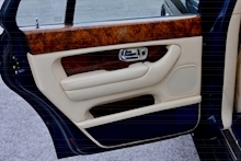 Bentley Arnage 4.4 V8 Arnage 4.4 V8 V8 4.4 4dr Saloon Automatic Petrol - Thumb 40
