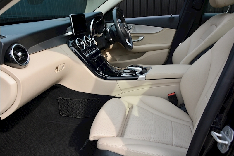 Mercedes-Benz C Class C Class C220 Bluetec Sport Premium 2.1 4dr Saloon Automatic Diesel Image 2