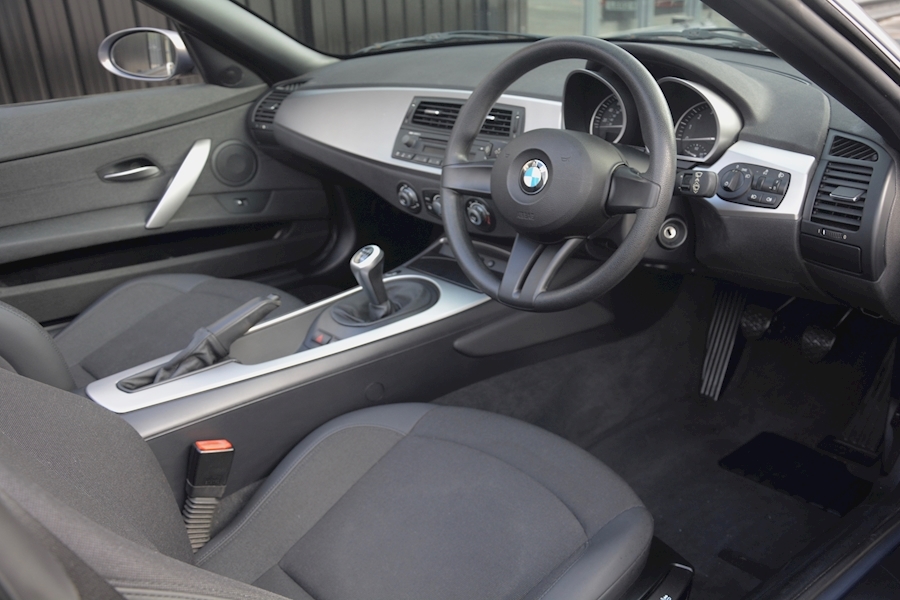 BMW Z4 2.5i SE Manual Convertible Z4 2.5i SE Manual Convertible *Just 28,500 Miles* 2.5 2dr Convertible Manual Petrol Image 4