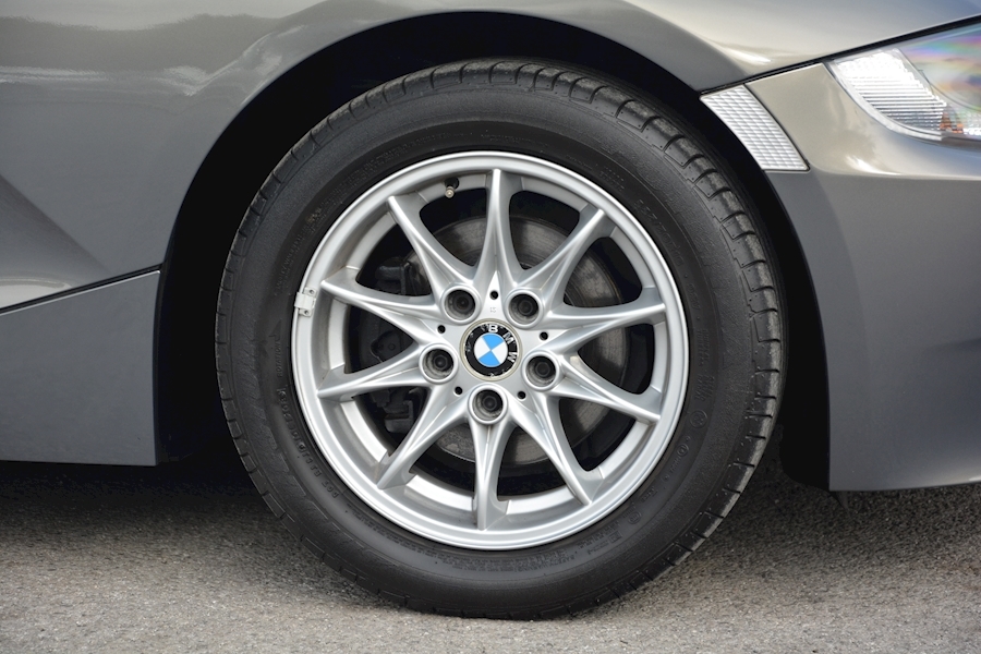 BMW Z4 2.5i SE Manual Convertible Z4 2.5i SE Manual Convertible *Just 28,500 Miles* 2.5 2dr Convertible Manual Petrol Image 24