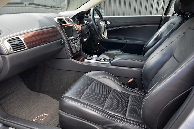 Jaguar Xk Xk Xk Portfolio 5.0 2dr Coupe Automatic Petrol Image 2