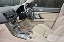 Subaru Legacy Legacy R Awd 3.0 4dr Saloon Automatic Petrol - Thumb 7