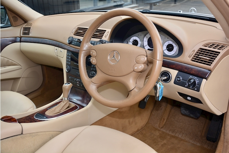 Mercedes E320 CDI Avantgarde Massive Rare Spec + Designo + 1 Former Keeper + Just Serviced by MB Image 6