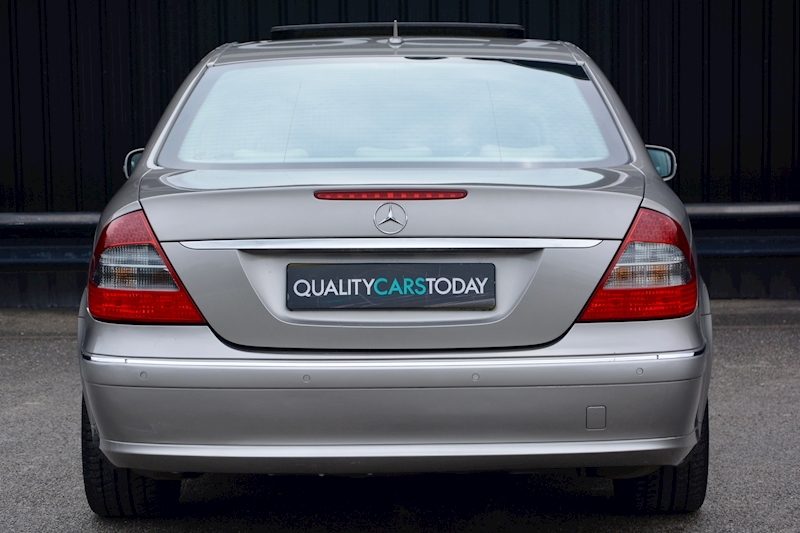Mercedes E320 CDI Avantgarde Massive Rare Spec + Designo + 1 Former Keeper + Just Serviced by MB Image 4