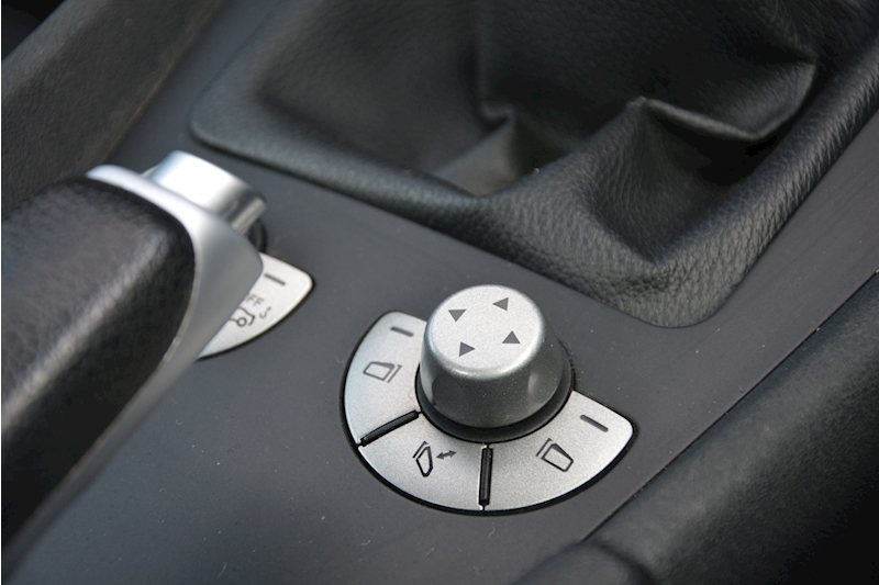 Mercedes Slk 280 3.0 V6  Manual Slk 280 3.0 V6  Manual 280 3.0 2dr Convertible Manual Petrol Image 26