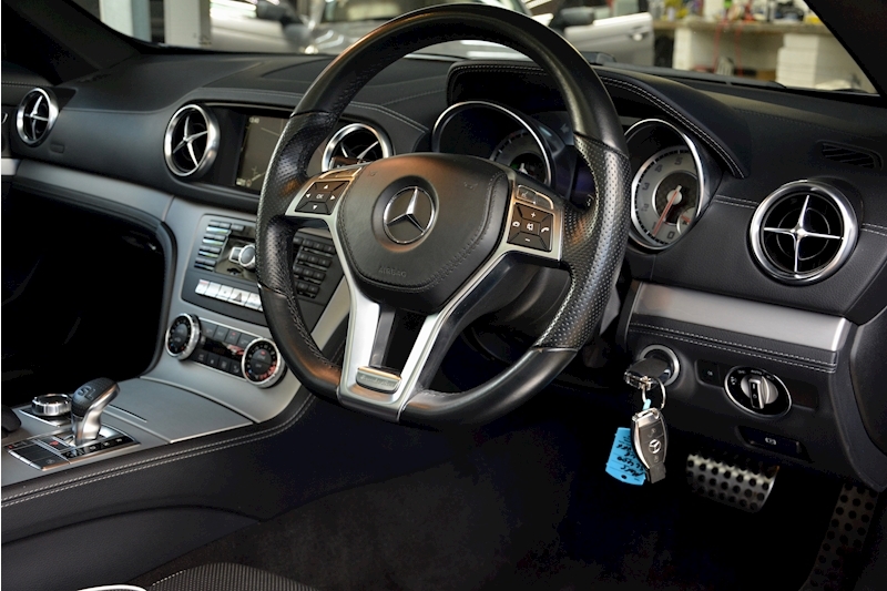 Mercedes-Benz Sl Sl Sl400 Amg Sport 3.0 2dr Convertible Automatic Petrol Image 34