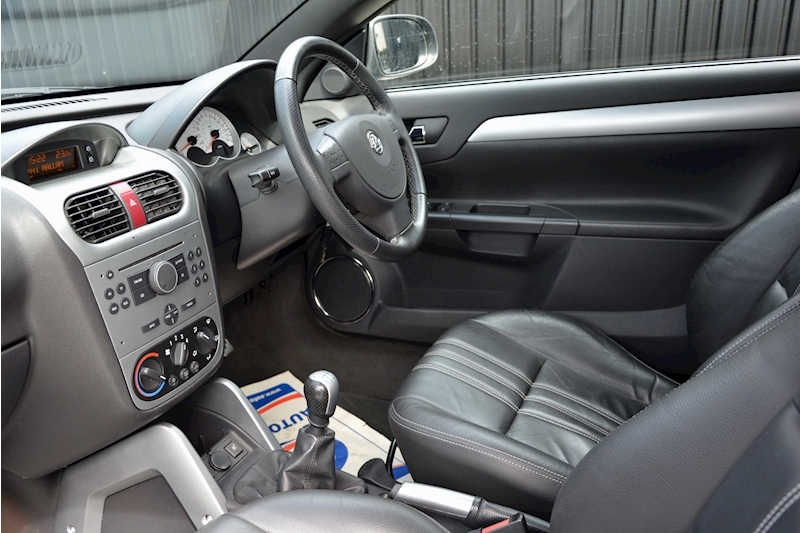 Vauxhall Tigra 1.4 Exclusiv Full Main Dealer History + Outstanding Image 7
