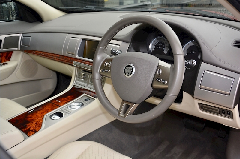 Jaguar Xf 3.0 Premium Luxury 3.0 V6 D Premium Luxury Image 7