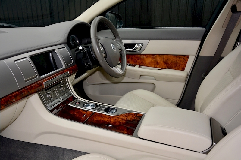Jaguar Xf 3.0 Premium Luxury 3.0 V6 D Premium Luxury Image 10