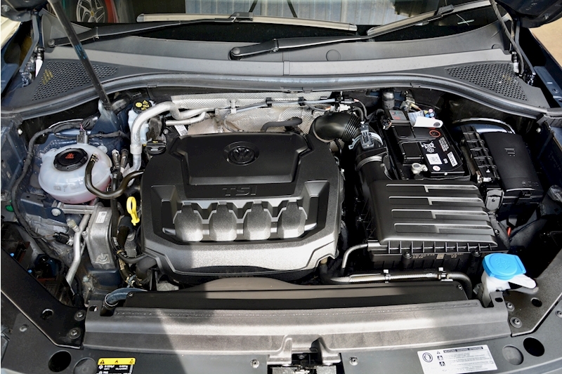 Volkswagen Tiguan Tiguan R Line Tsi Bmt 4Motion Dsg 2.0 5dr Estate Semi Auto Petrol Image 26