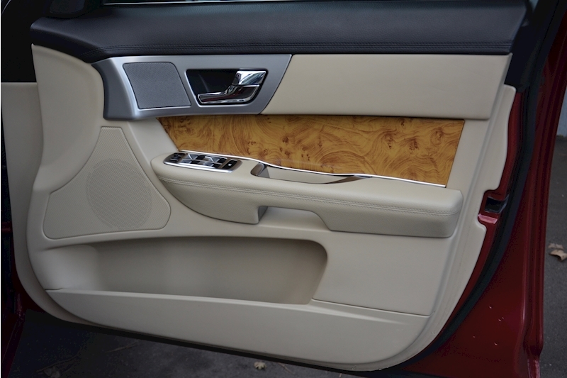 Jaguar Xf Xf D V6 Luxury 3.0 4dr Saloon Automatic Diesel Image 29