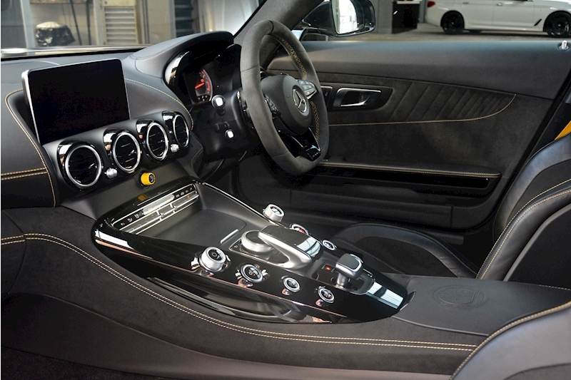 Mercedes-Benz Gt Gt Amg Gt R Premium 4.0 2dr Coupe Automatic Petrol Image 17
