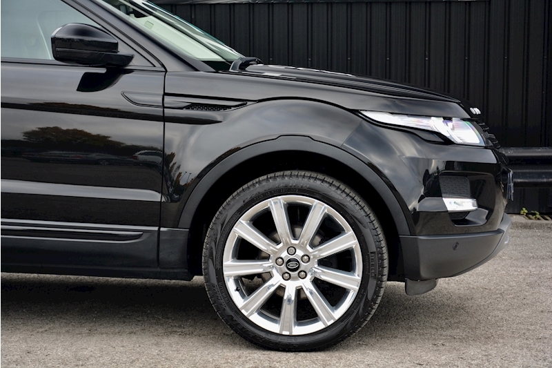 Land Rover Range Rover Evoque 2.2 SD4 Pure Tech Automatic + 20 inch Chrome Wheels Image 12