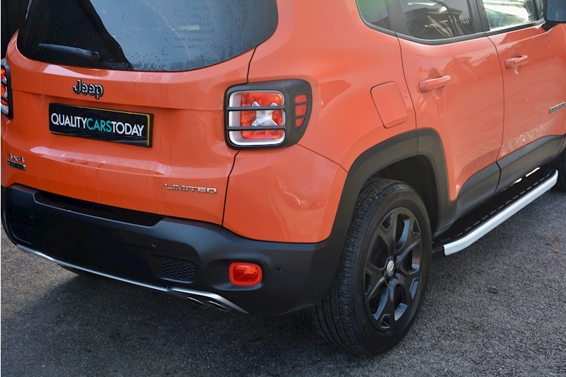 Jeep Renegade 2.0 M-JET 4X4 Limited High Specification + Full Jeep Dealer History Image 10