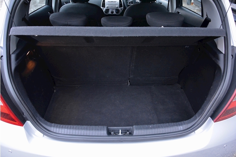Hyundai I20 I20 Comfort Hatchback 1.4 Automatic Petrol Image 27