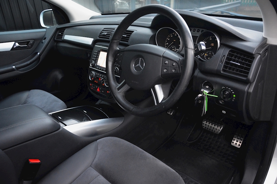 Mercedes R500 5.0 V8 4Matic AMG Sport *£15k Cost Options + Full MB History* Image 11