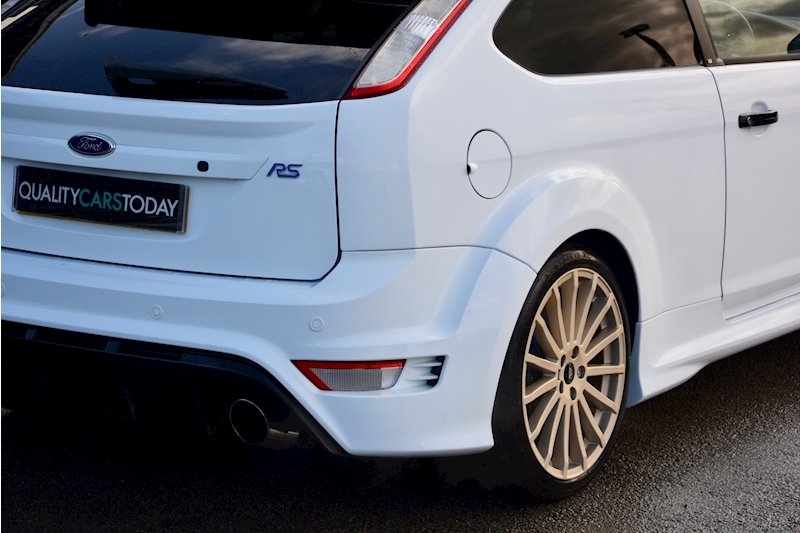 Ford Focus RS MK2 1 Owner + Full Ford History + Lux Pack 1 + Un-Modified Image 16
