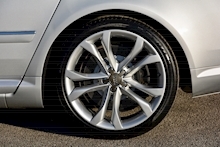 Audi S8 5.2 V10 Full Audi Dealer History + Ceramic Brakes + Adaptive Cruise - Thumb 19