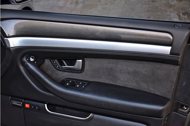 Audi S8 5.2 V10 Full Audi Dealer History + Ceramic Brakes + Adaptive Cruise Image 32