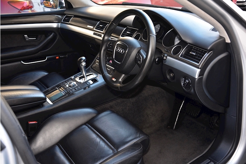 Audi S8 5.2 V10 Full Audi Dealer History + Ceramic Brakes + Adaptive Cruise Image 7