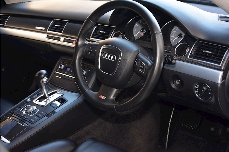 Audi S8 5.2 V10 Full Audi Dealer History + Ceramic Brakes + Adaptive Cruise Image 29