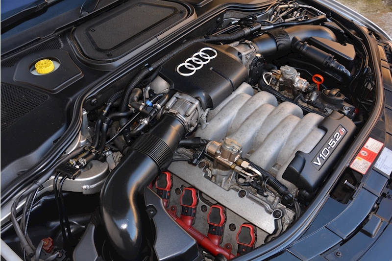 Audi S8 5.2 V10 Full Audi Dealer History + Ceramic Brakes + Adaptive Cruise Image 40