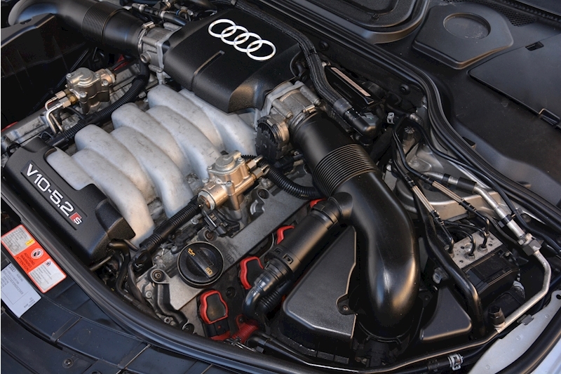 Audi S8 5.2 V10 Full Audi Dealer History + Ceramic Brakes + Adaptive Cruise Image 41
