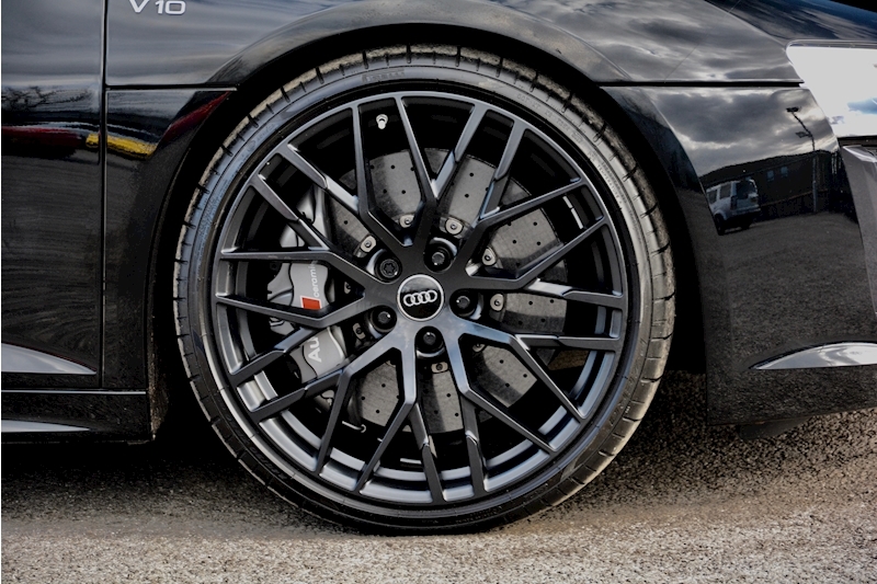 Audi R8 R8 V10 Plus Quattro 5.2 2dr Coupe Semi Auto Petrol Image 23