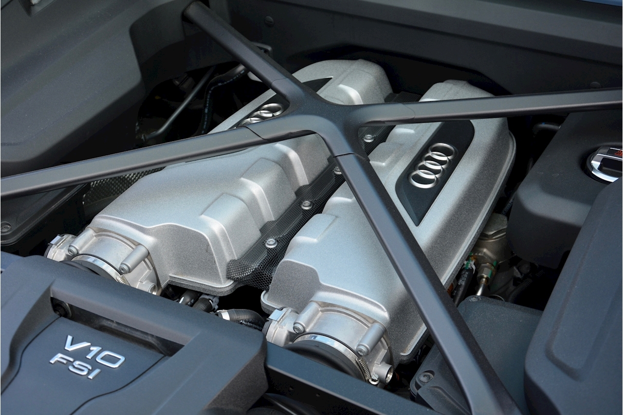 Audi R8 R8 V10 Plus Quattro 5.2 2dr Coupe Semi Auto Petrol - Large 26