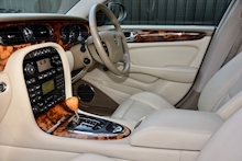 Jaguar Xj Xj V6 3.0 4dr Saloon Automatic Petrol - Thumb 6
