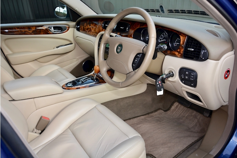 Jaguar Xj Xj V6 3.0 4dr Saloon Automatic Petrol Image 11