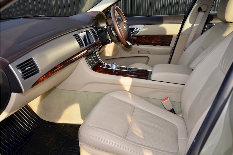 Jaguar Xf Premium Luxury + Very Rare Model + Exceptional Image 2