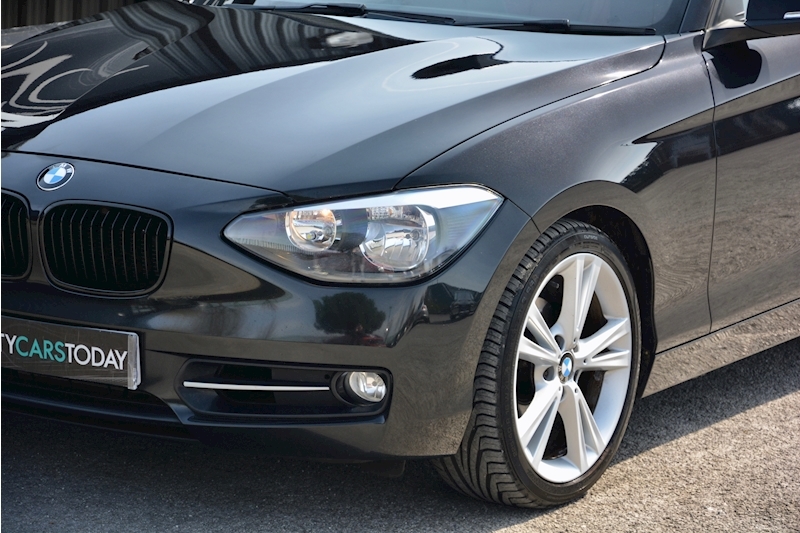 BMW 120d Sport Auto 1 Former Keeper + Over £5k Cost Options Image 32