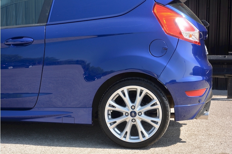 Ford Fiesta Sport Van + No Vat + Heated Seats Image 15