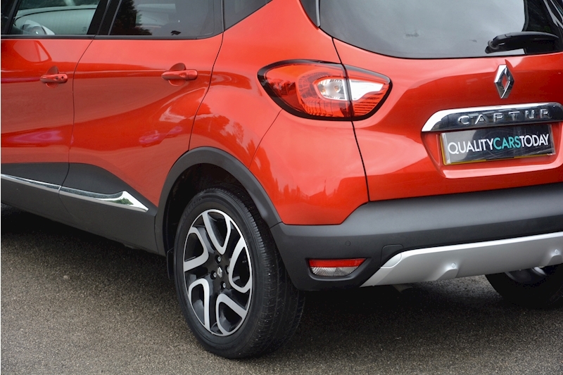 Renault Captur Captur Signature Nav Dci Hatchback 1.5 Manual Diesel Image 17