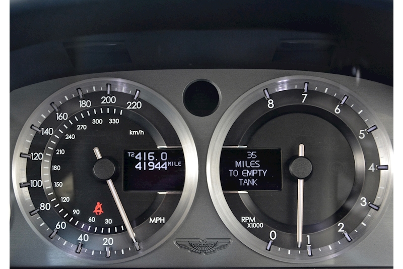 Aston Martin Vantage Vantage V8 4.3 3dr Hatchback Manual Petrol Image 26