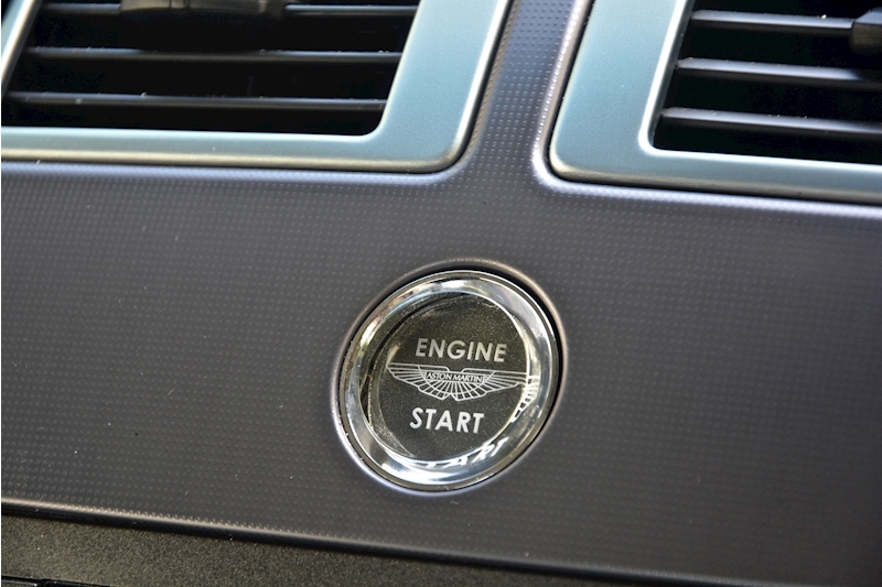 Aston Martin Vantage Vantage V8 4.3 3dr Hatchback Manual Petrol Image 28