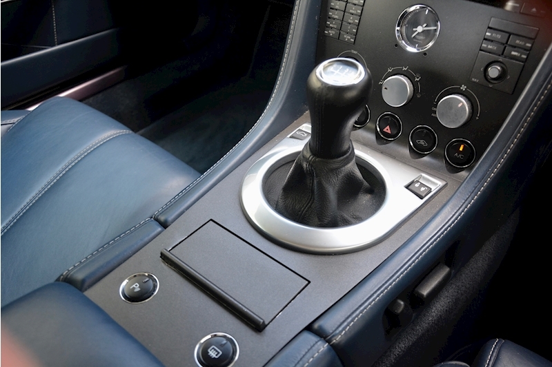 Aston Martin Vantage Vantage V8 4.3 3dr Hatchback Manual Petrol Image 30