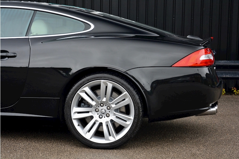 Jaguar XKR XKR 5.0 V8 Supercharged Coupe Image 14