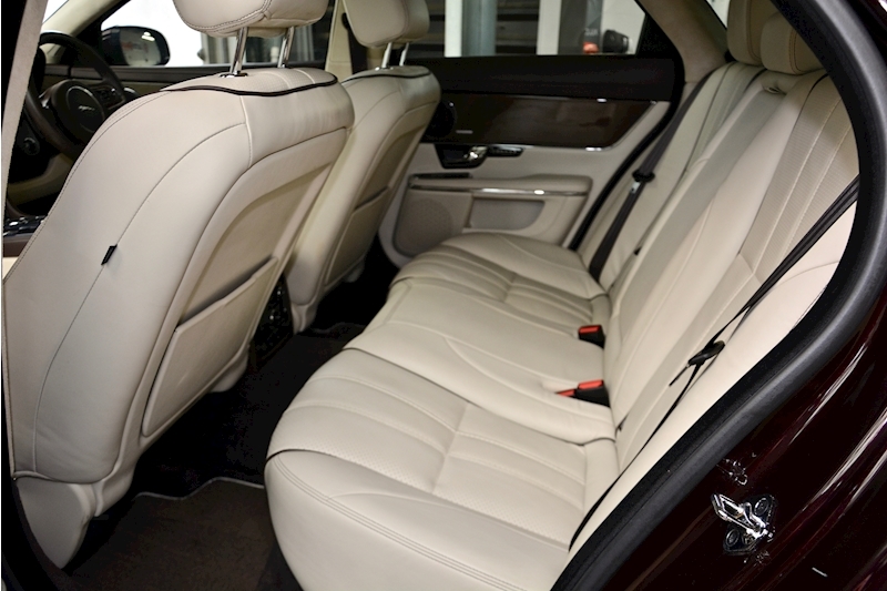 Jaguar XJ XJ Portfolio 3.0 4dr Saloon Automatic Diesel Image 18