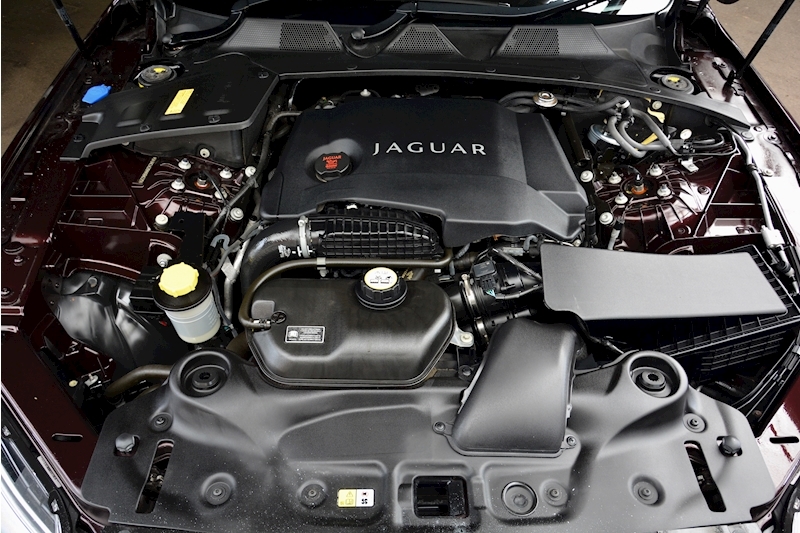Jaguar XJ XJ Portfolio 3.0 4dr Saloon Automatic Diesel Image 51
