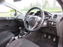 Ford Fiesta Zetec - Thumb 5