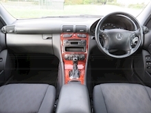 Mercedes-Benz C Class Classic SE - Thumb 11