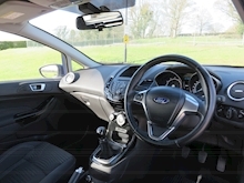 Ford Fiesta Zetec - Thumb 6