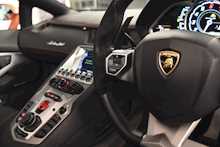 Lamborghini Aventador LP700-4 Roadster
