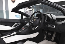 Lamborghini Aventador LP700-4 Roadster - Thumb 3